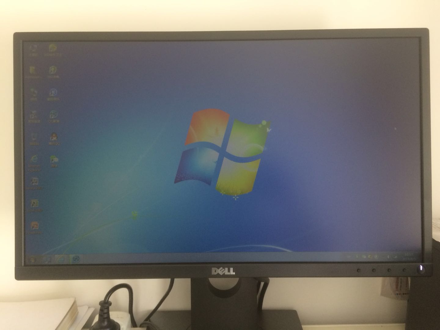戴尔(dell p2217 22英寸16:10升降旋转液晶电脑显示器 p2213升级款